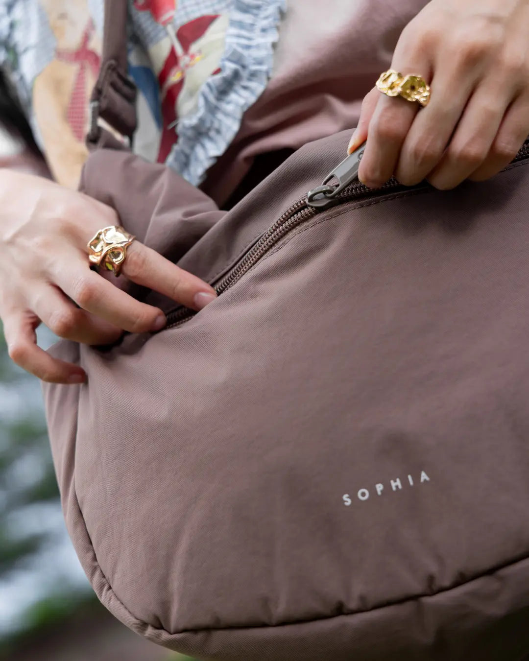 SIGNATURE POCKET CROSSBODY BAG IN POSH TAUPE TSL Singapore