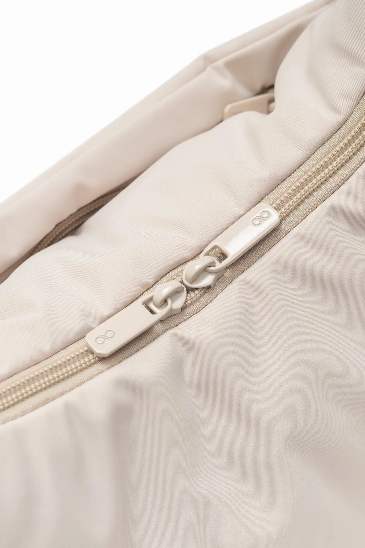 COSY LUXE L CRESCENT BAG 2.0 IN OAT