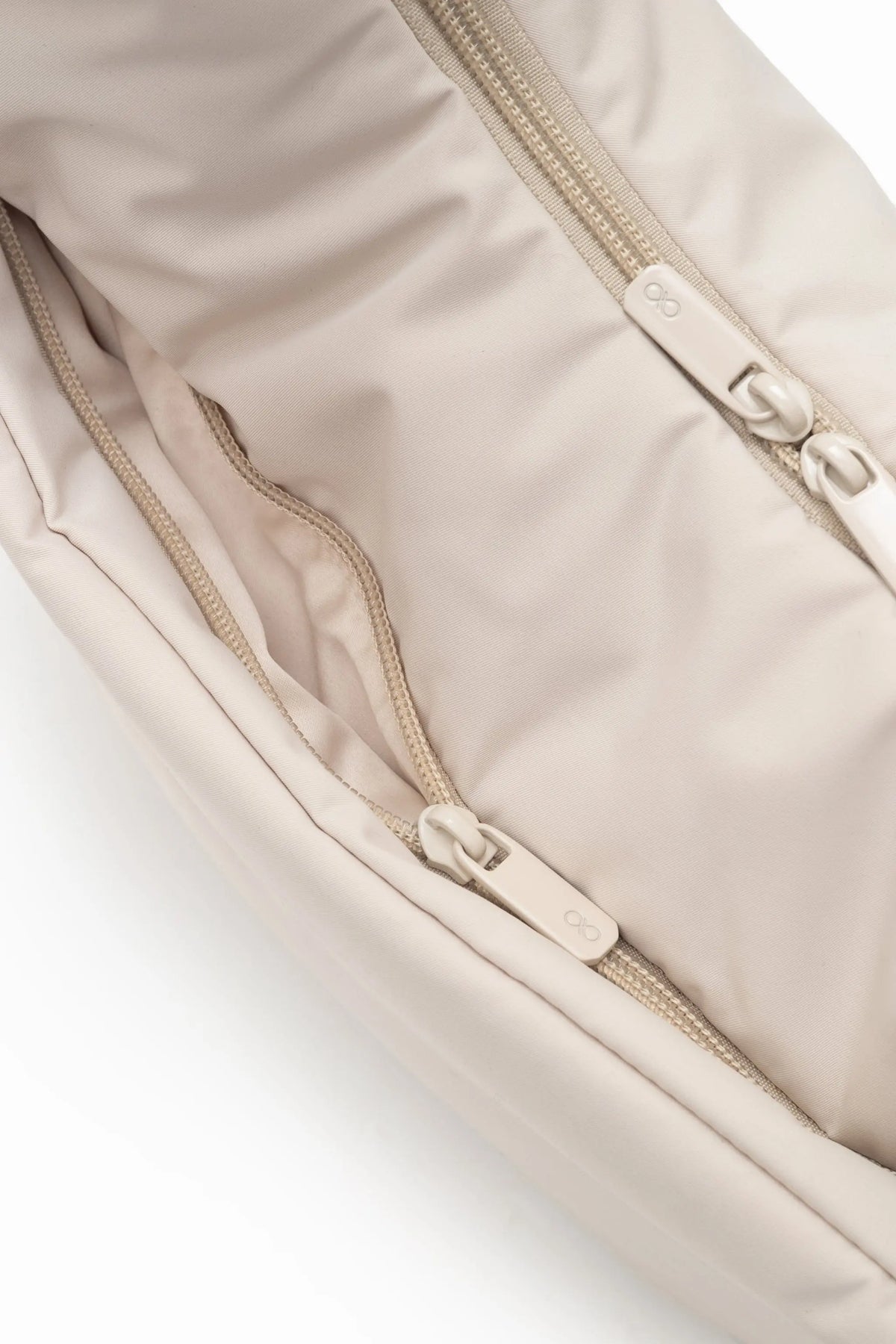 COSY LUXE L CRESCENT BAG 2.0 IN OAT