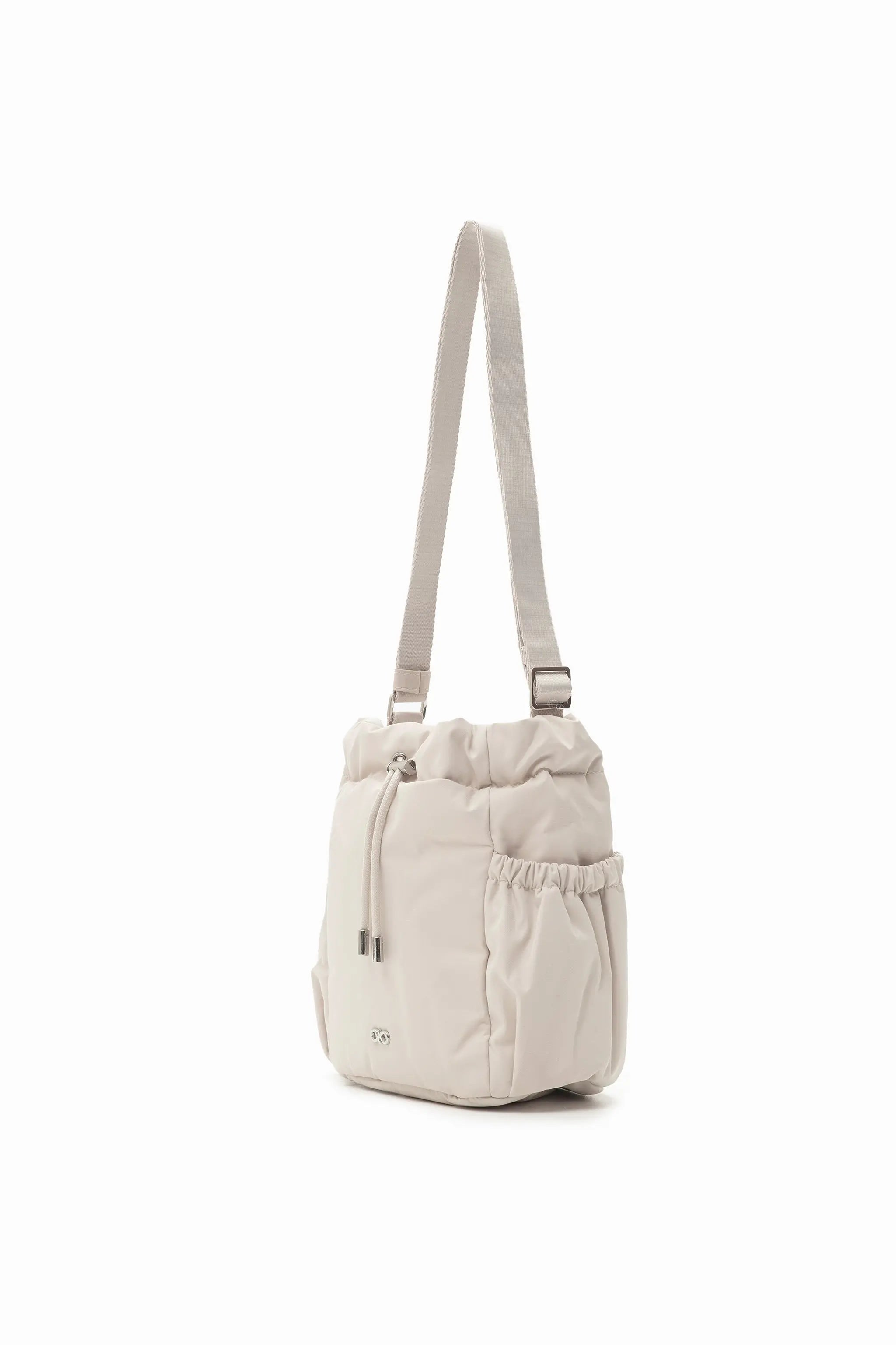 COSY LUXE BUCKET BAG IN OAT