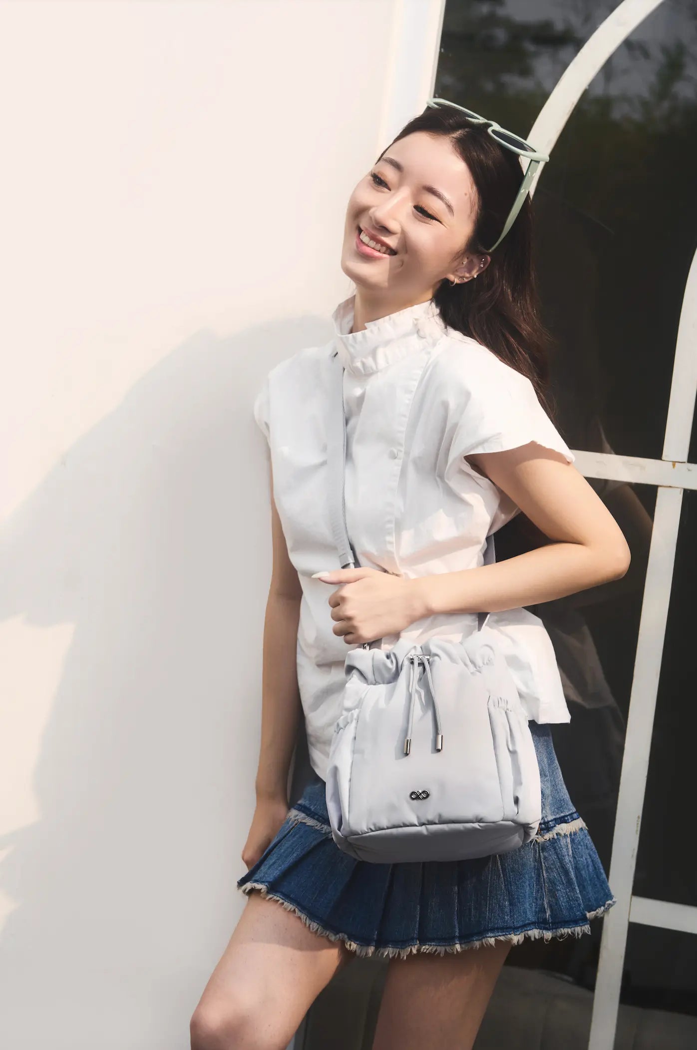 COSY LUXE BUCKET BAG IN FROST