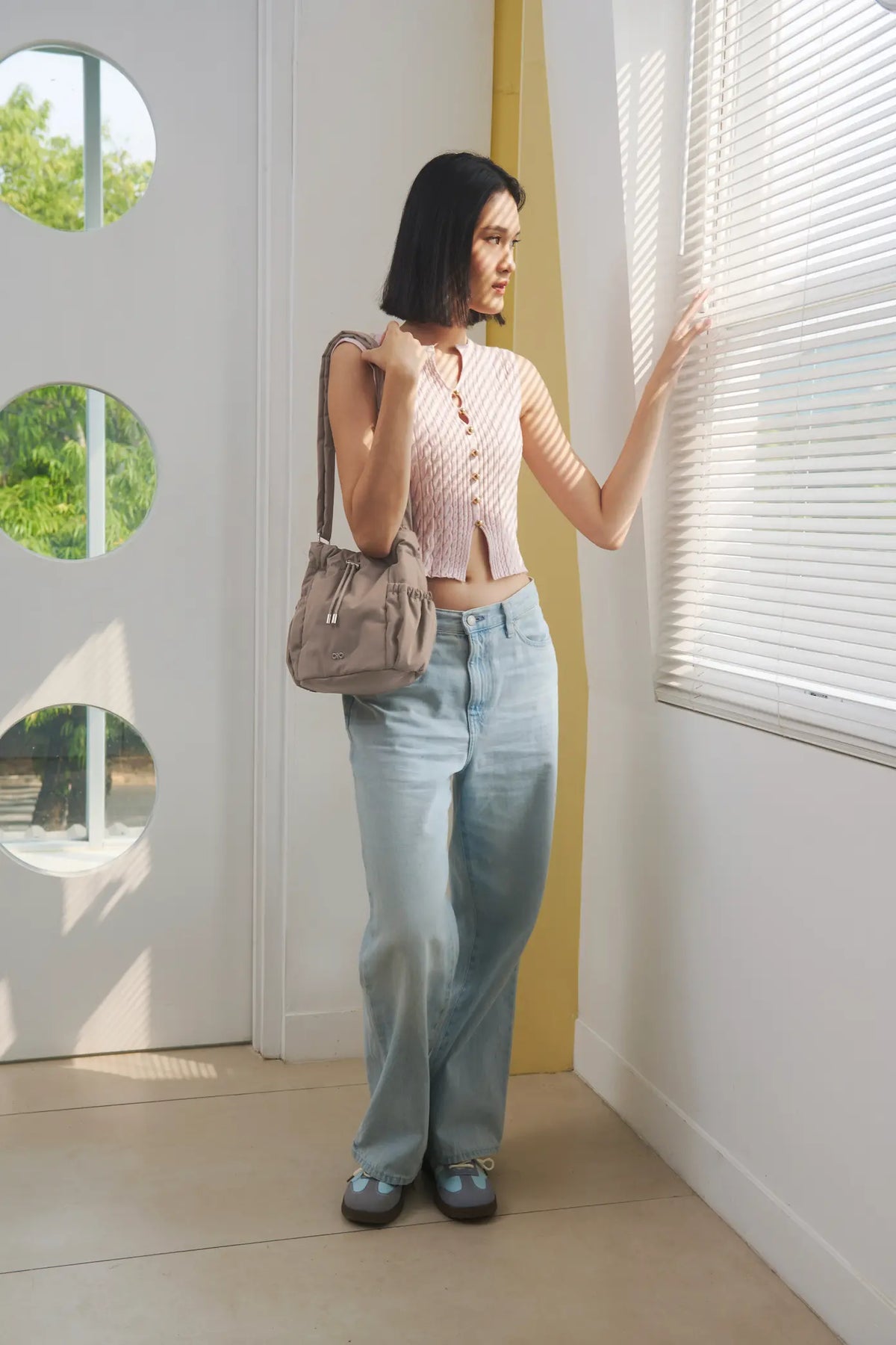 MINI COSY LUXE BUCKET BAG IN TAUPE