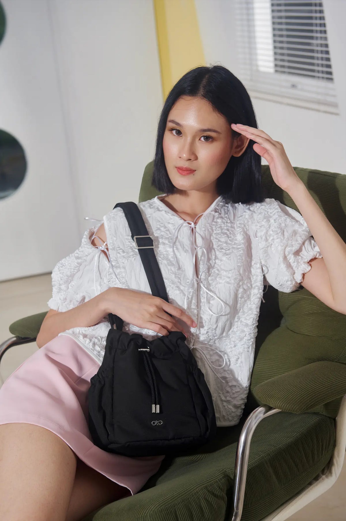 MINI COSY LUXE BUCKET BAG IN JET BLACK