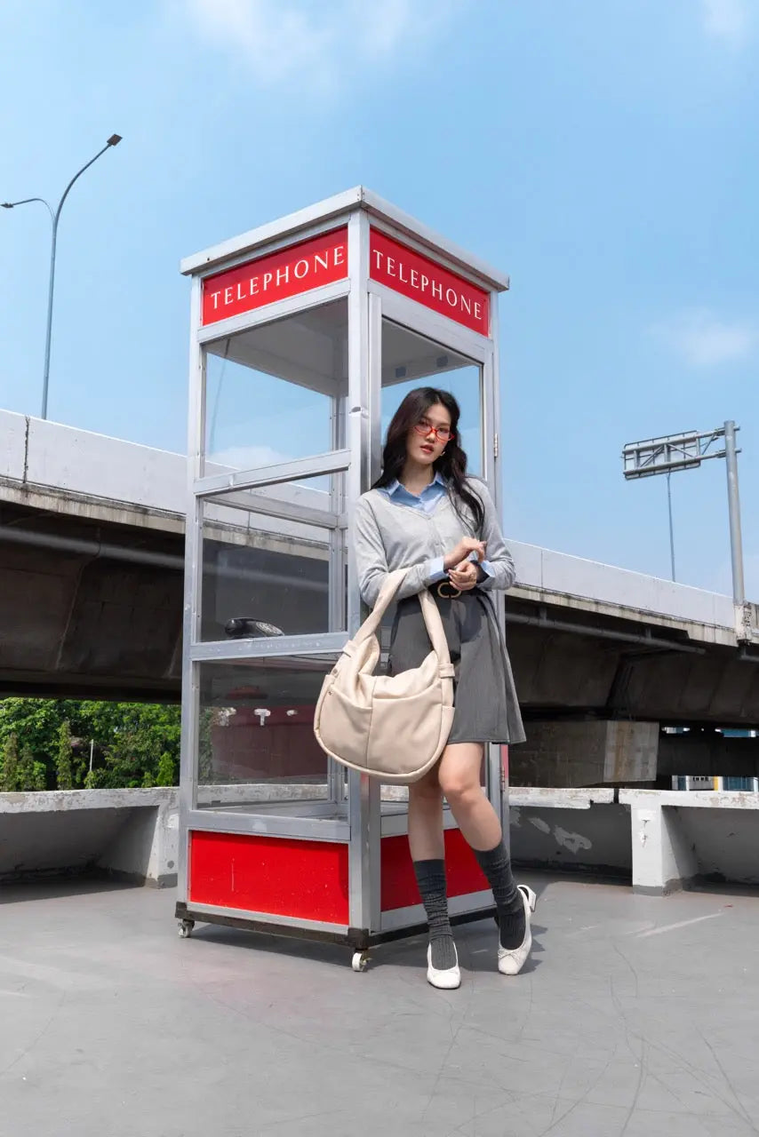 SIGNATURE POCKET SLOUCHY HOBO IN CHALK TSL Singapore