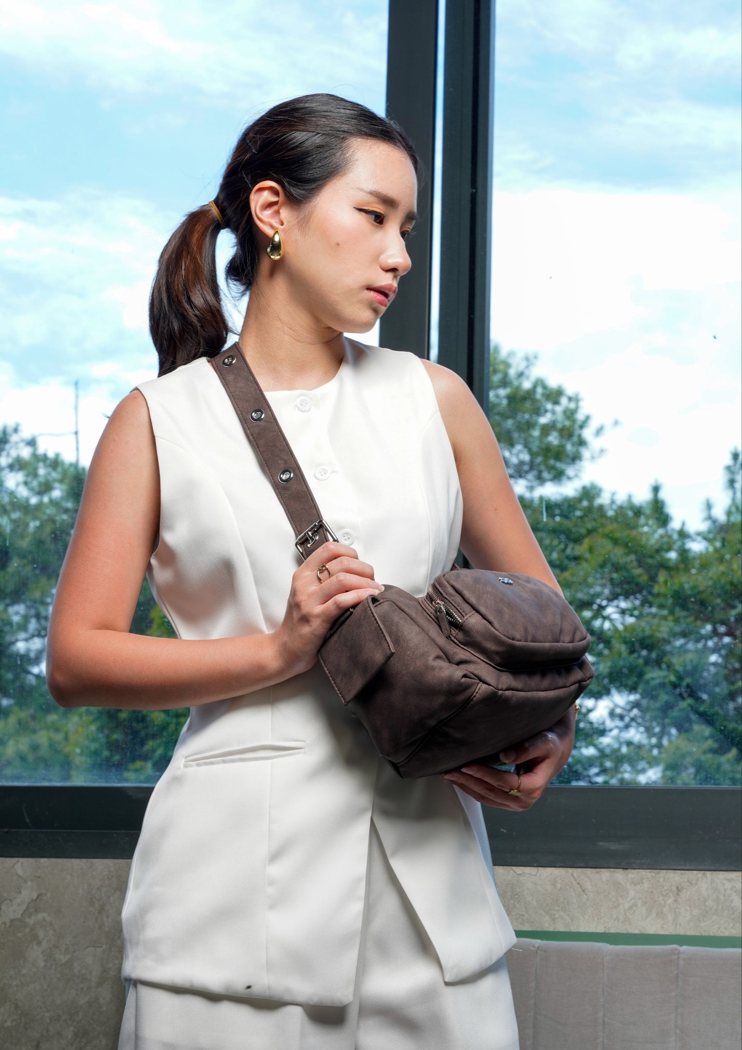 TATE POCKET HANDBAG IN ESPRESSO