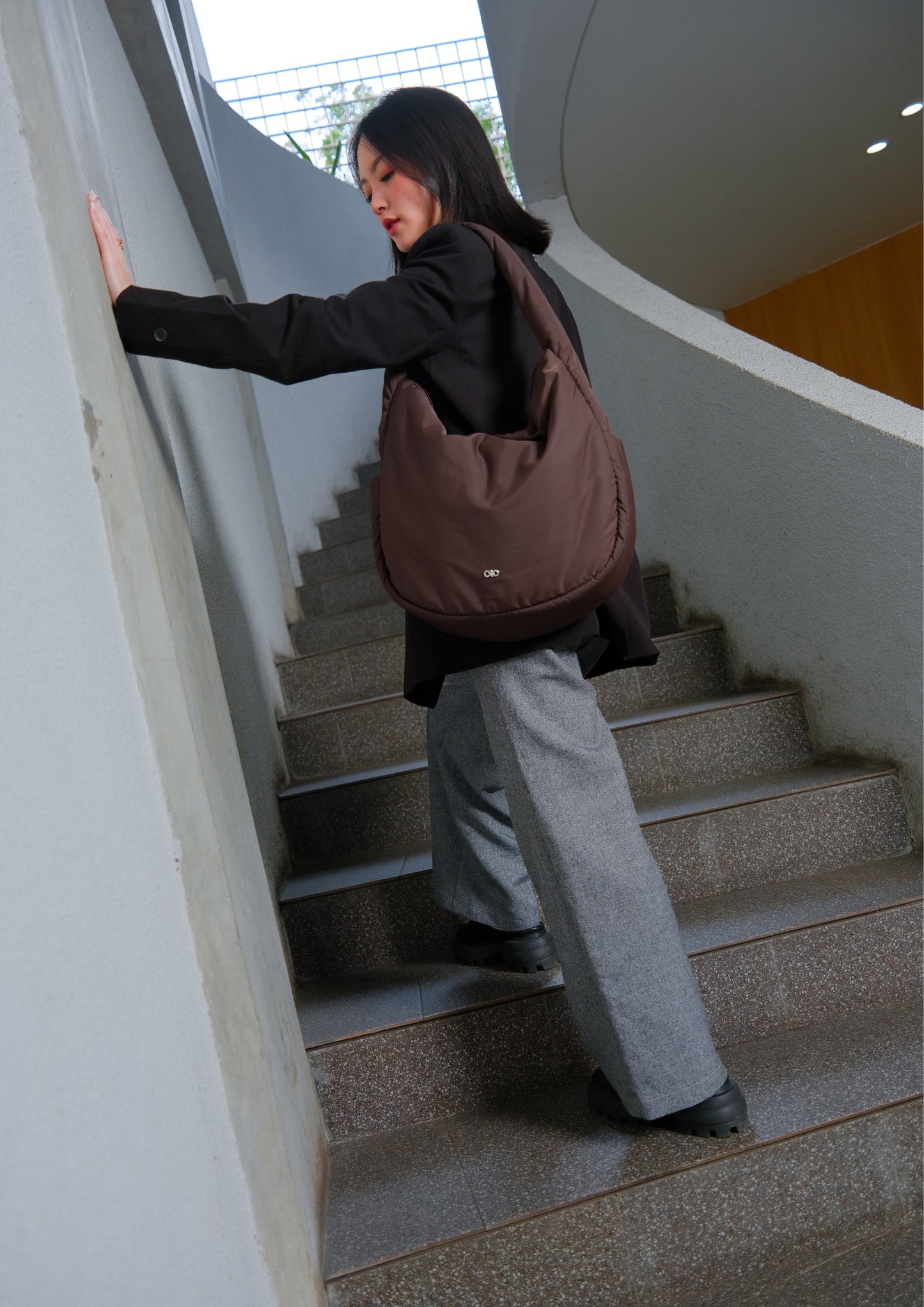 POSH SLOUCHY HOBO IN TRUFFLE