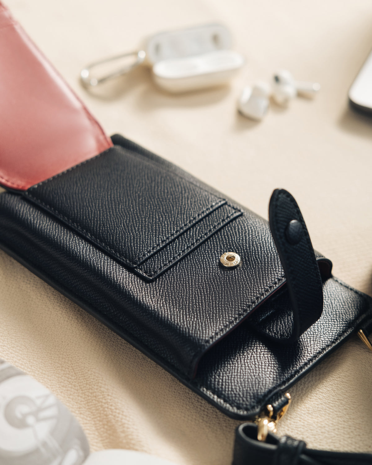 ATHENA PHONE BAG IN BLACK