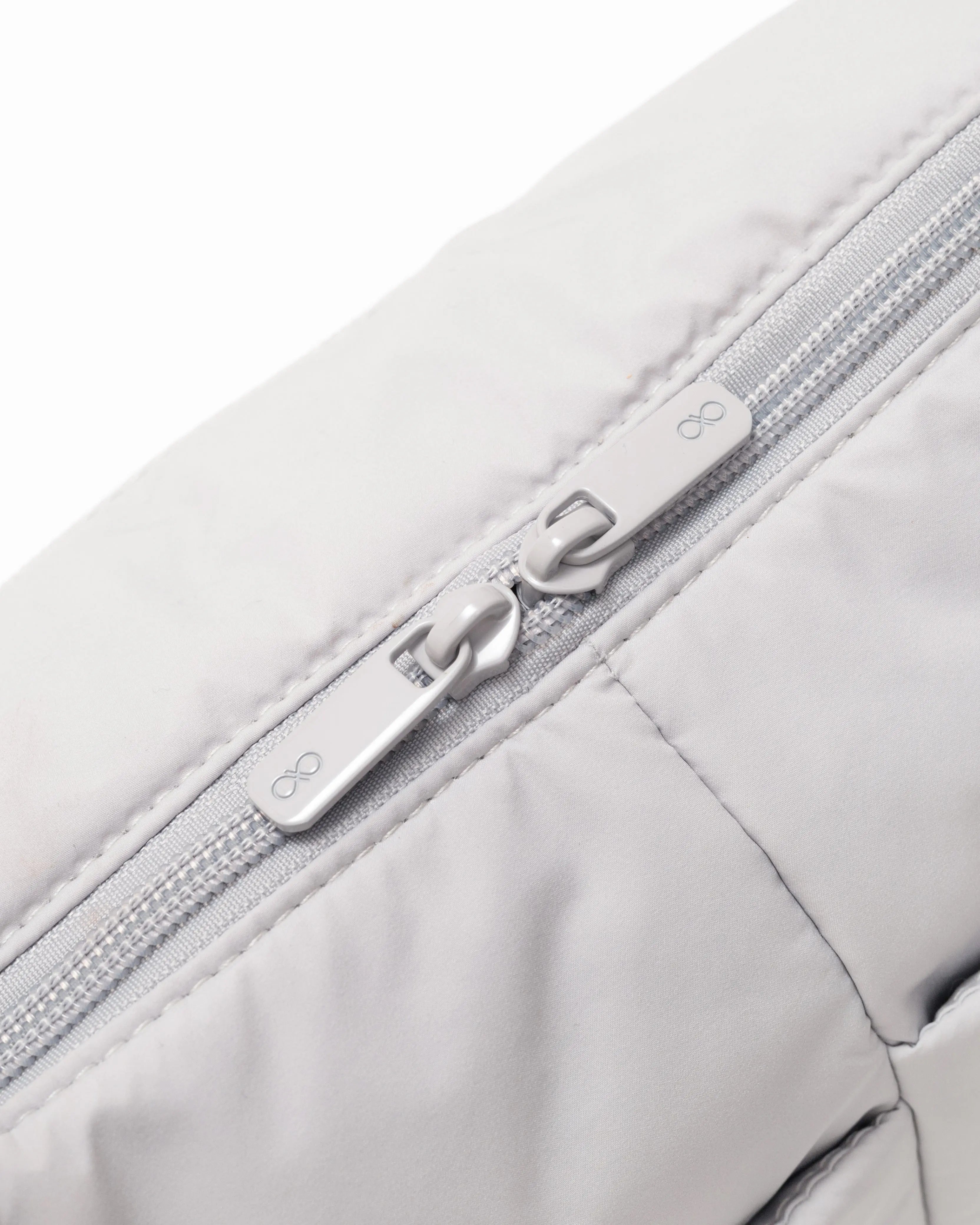 MINI SIGNATURE POCKET CROSSBODY BAG IN COSY LUXE DOVE GREY 