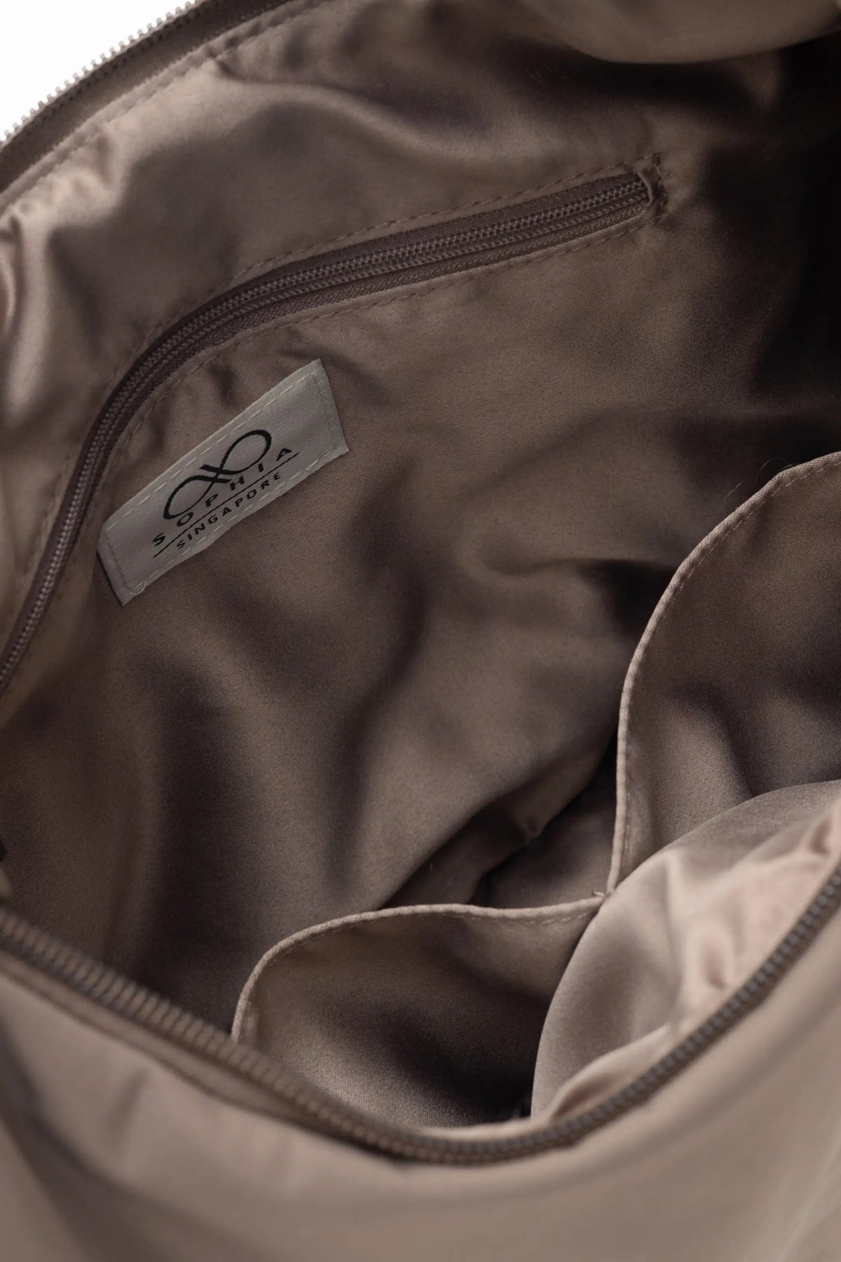 COSY LUXE L CRESCENT BAG 2.0 IN TAUPE 