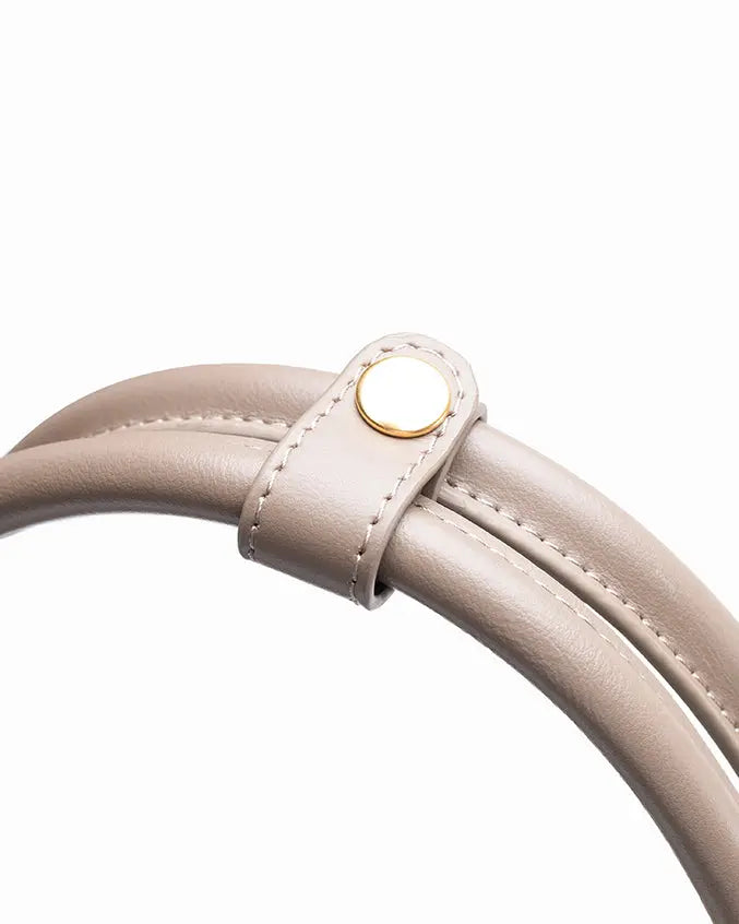 SIGNATURE POCKET M REI TOTE BAG IN TAUPE TSL Singapore