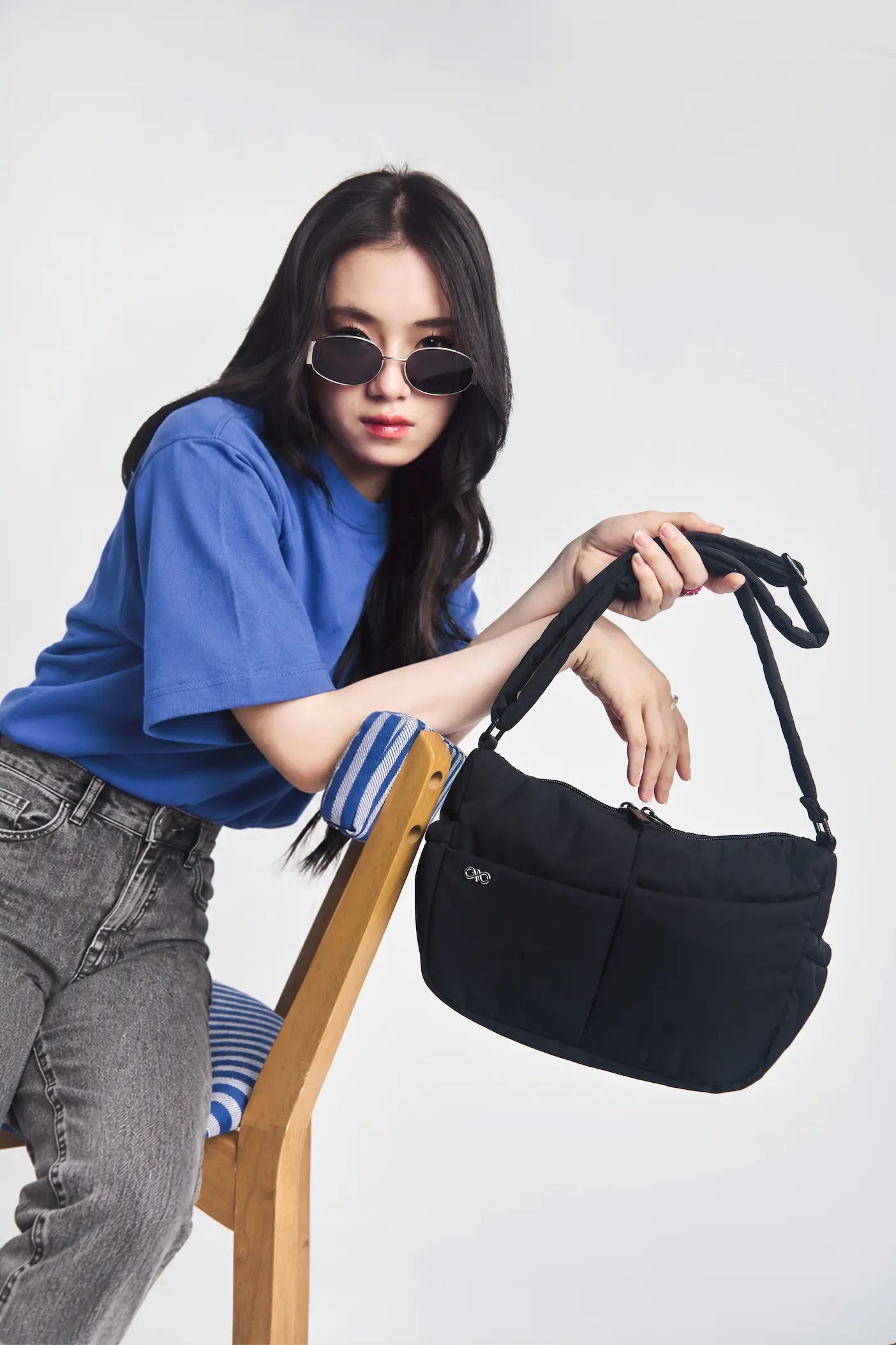 MINI SIGNATURE POCKET CROSSBODY BAG IN POSH JET BLACK 